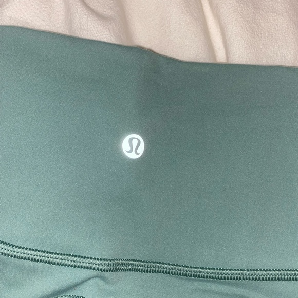 Lululemon Wunder Under leggings - Picture 4 of 4